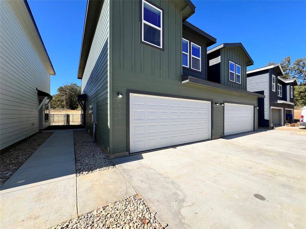 Burleson, TX 76028,3501 E Renfro Street #105