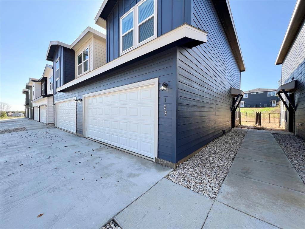 Burleson, TX 76028,3501 E Renfro Street #122