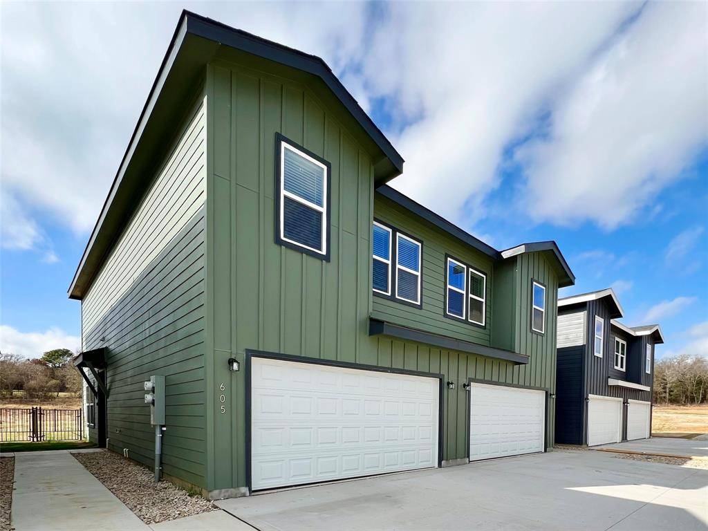 Burleson, TX 76028,3501 E Renfro Street #605