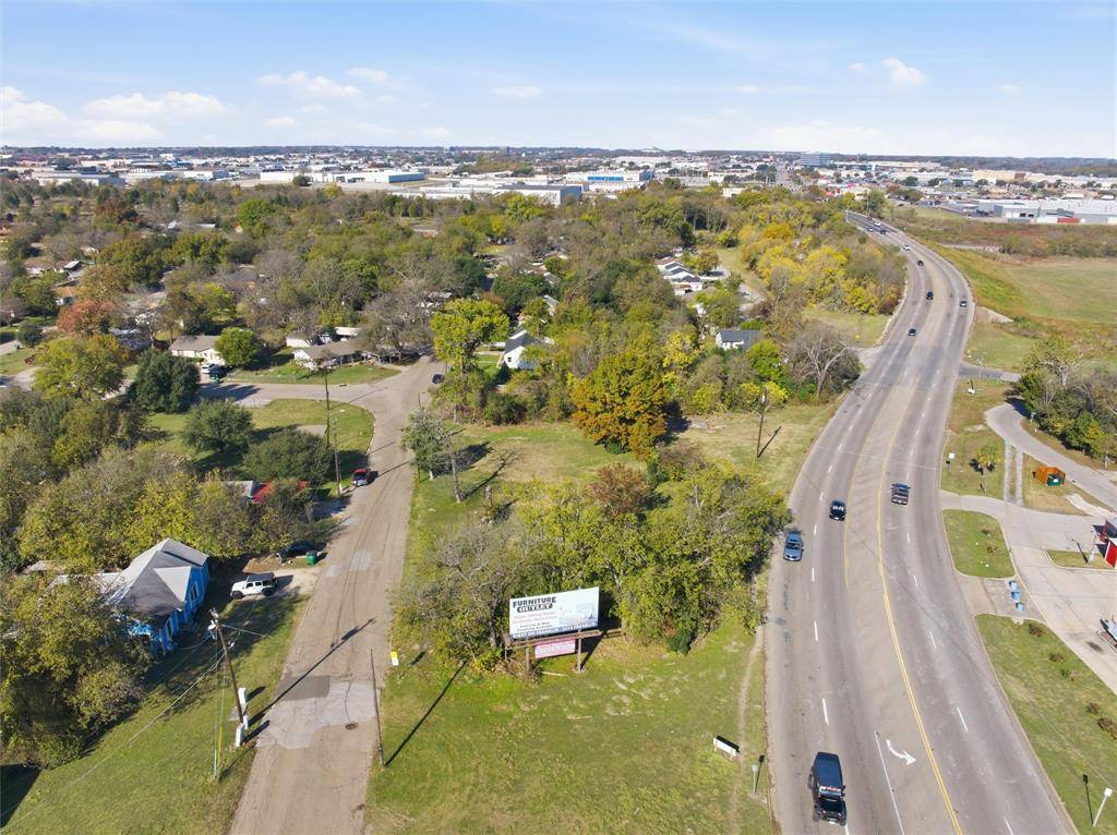 Waco, TX 76711,105, 107, 109, 111 Victory Drive