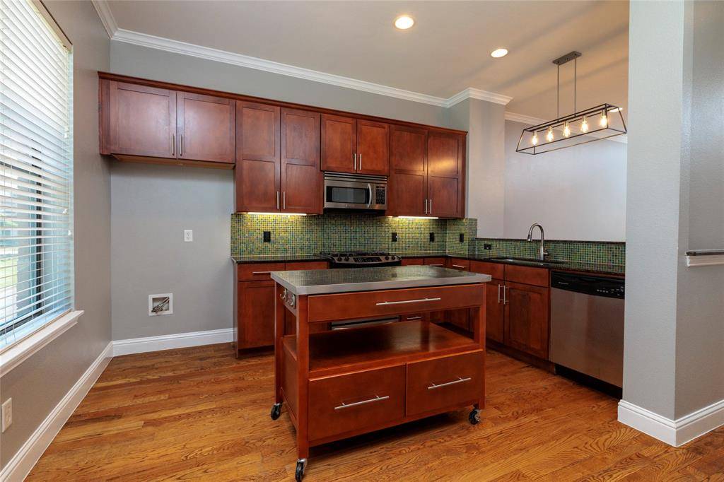 Fort Worth, TX 76102,724 Skyline Bluff Court