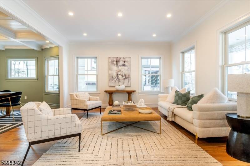 Montclair Twp., NJ 07042,63 Montclair Ave