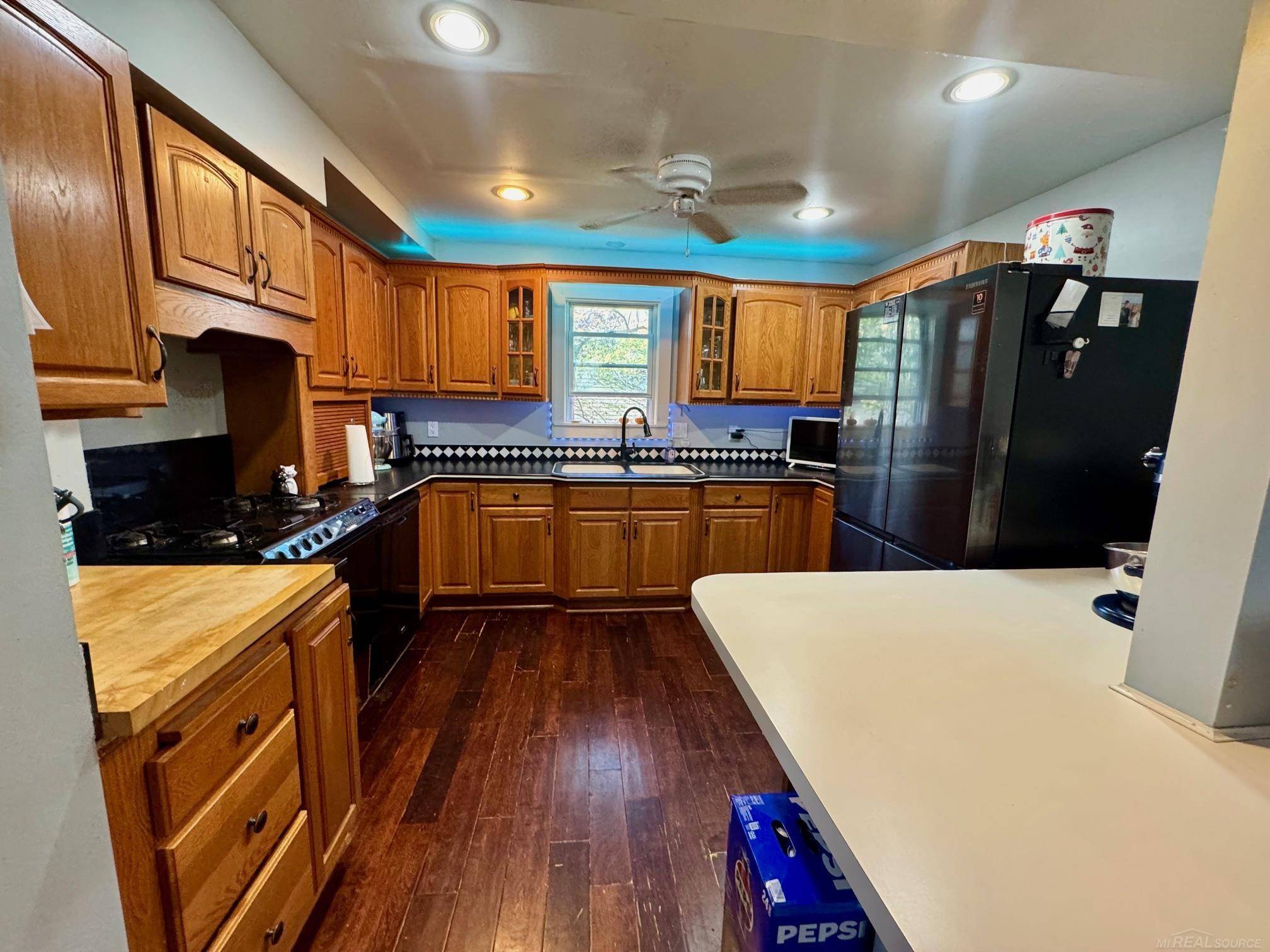 Rochester Hills, MI 48307,85 Childress AVE