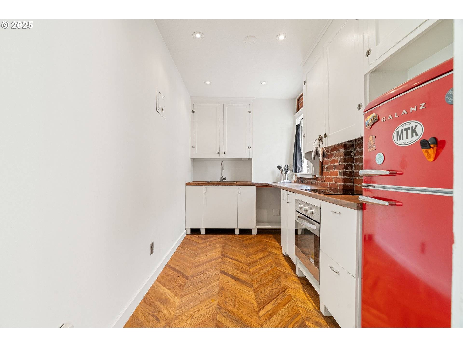 Portland, OR 97209,1811 NW COUCH ST #506