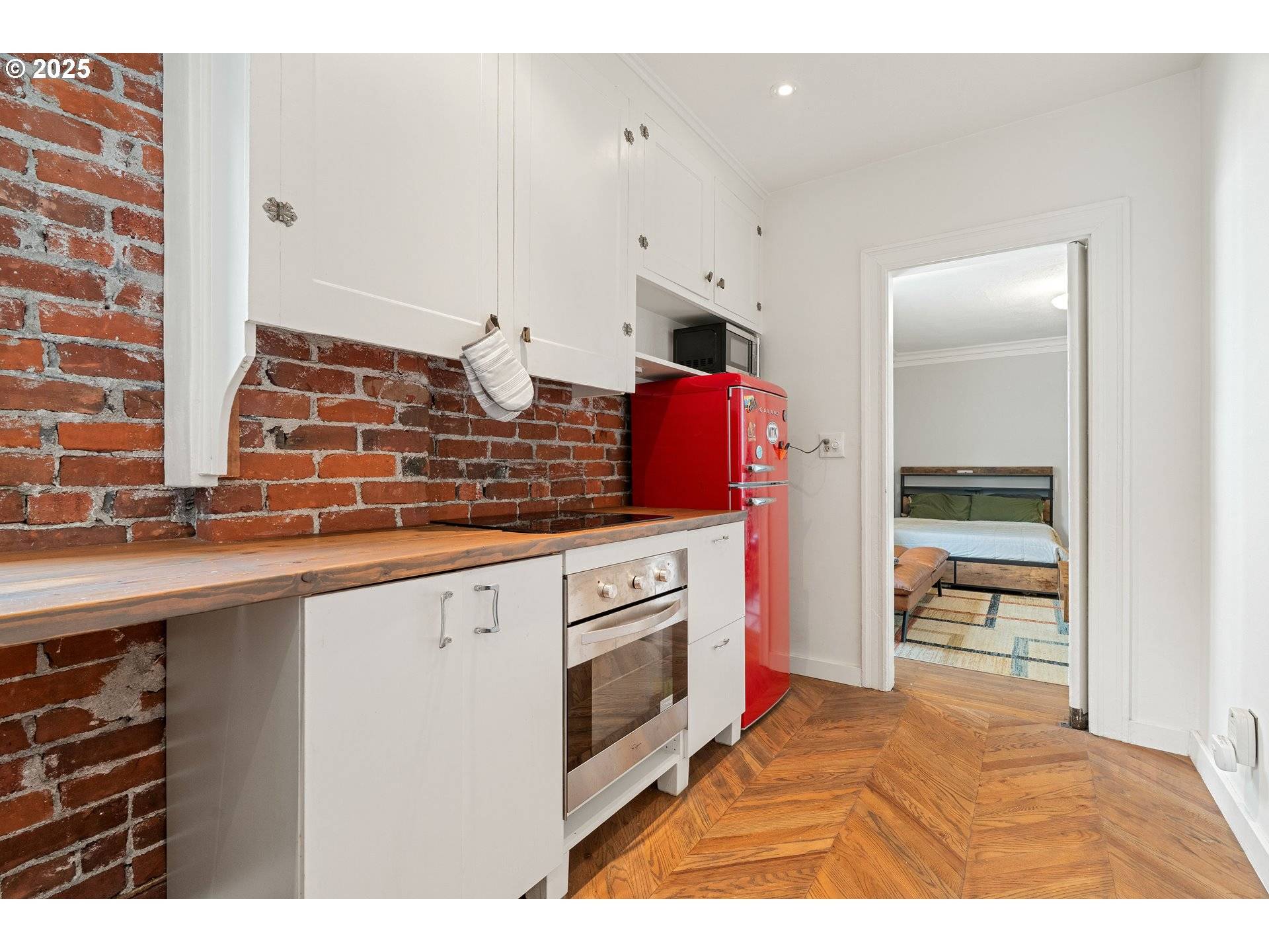 Portland, OR 97209,1811 NW COUCH ST #506