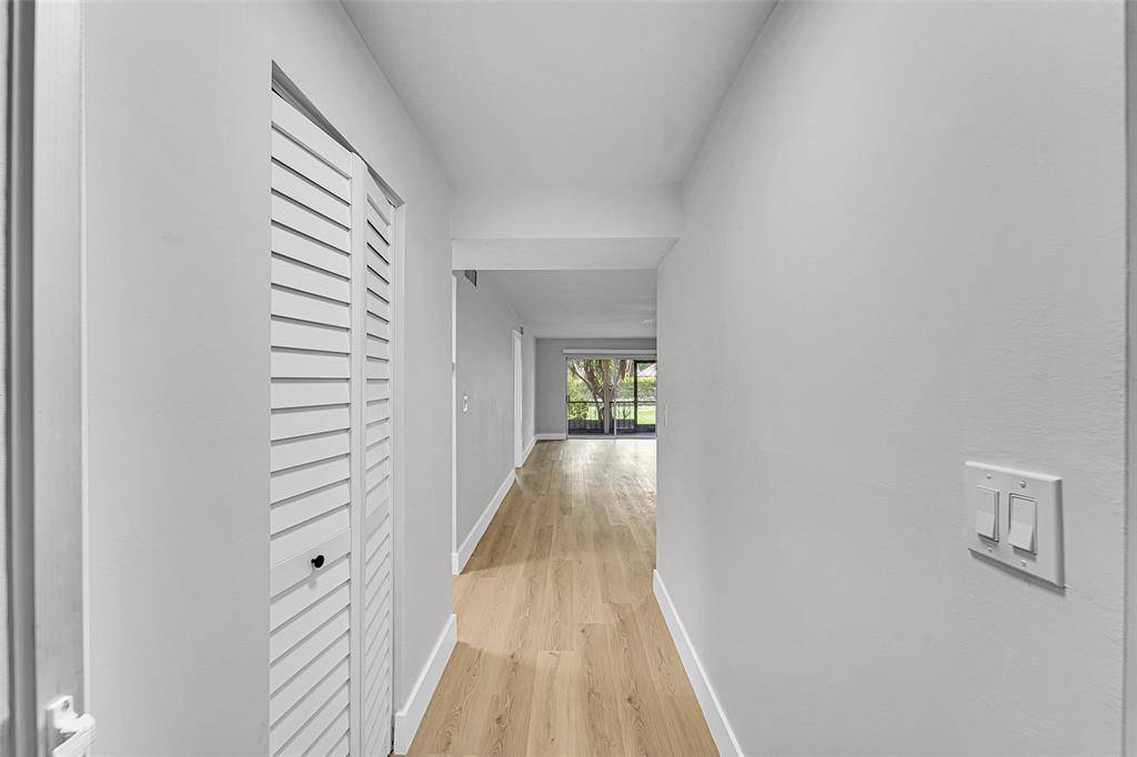 Lauderhill, FL 33319,6200 NW 44th St #106