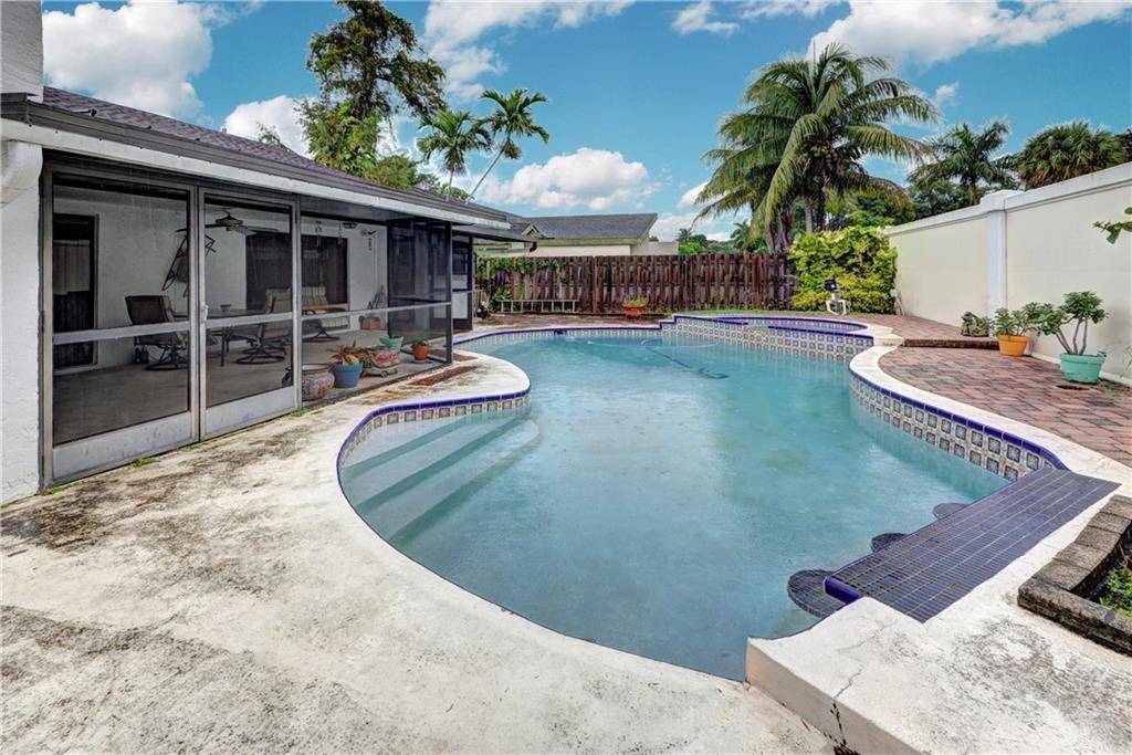 Lauderhill, FL 33319,7145 NW 49th Ct