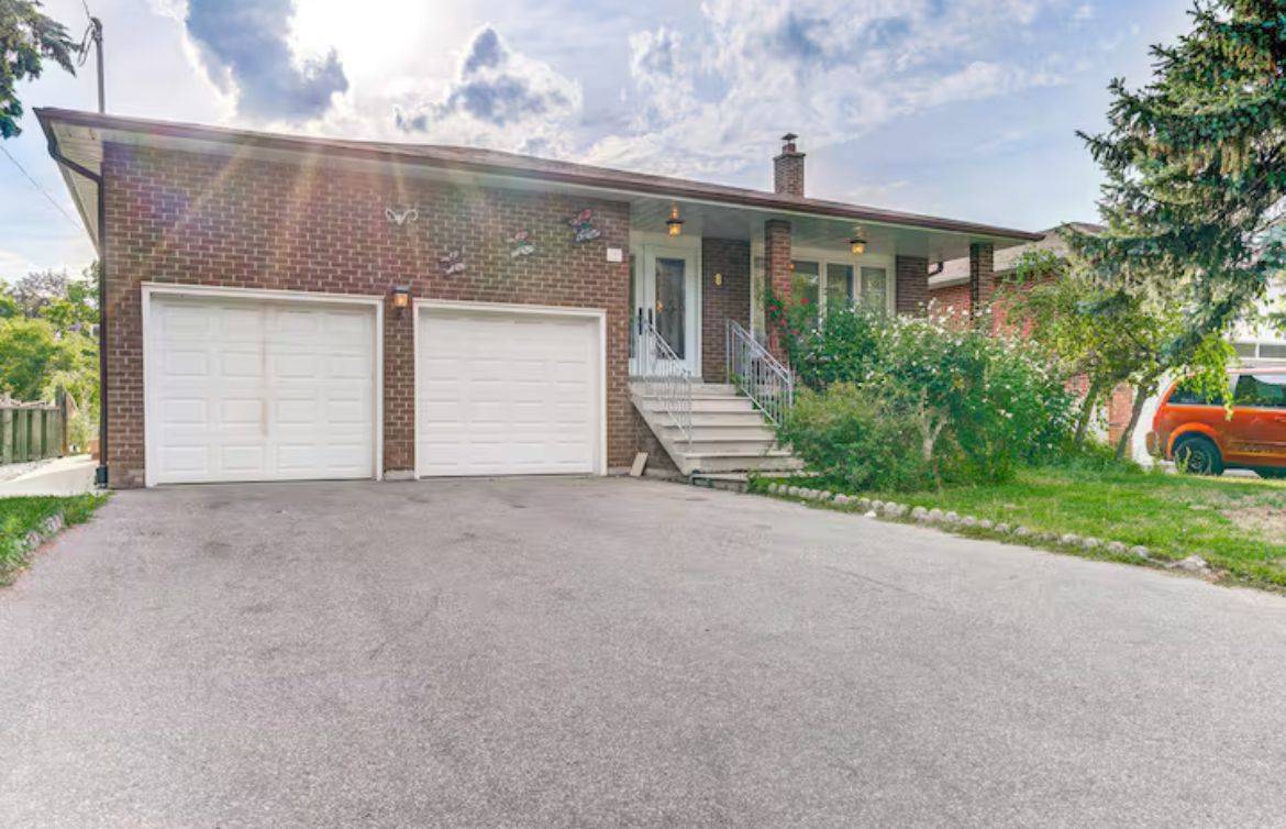 Richmond Hill, ON L4C 3W3,8 Kersey CRES
