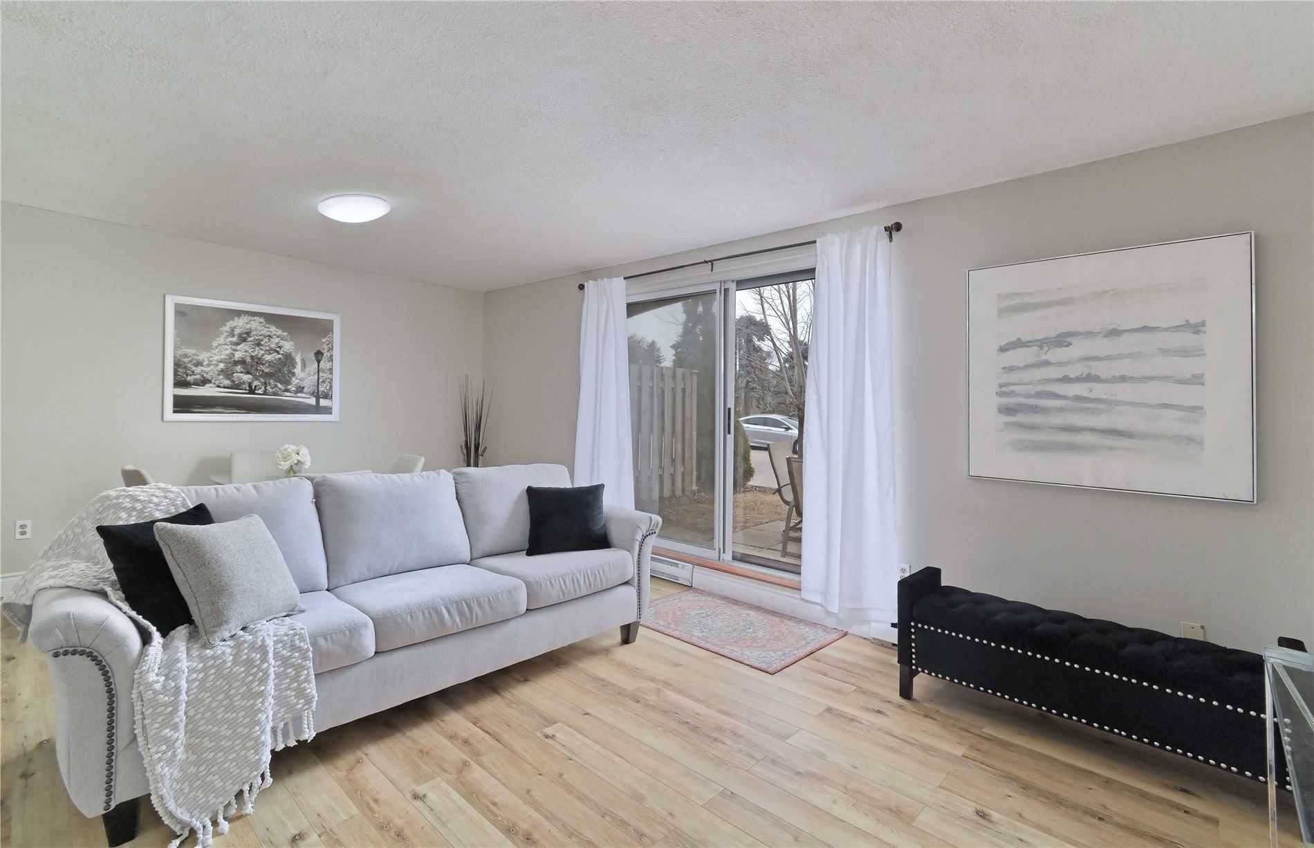 Oakville, ON L6H 2P5,1016 Falgarwood DR #41