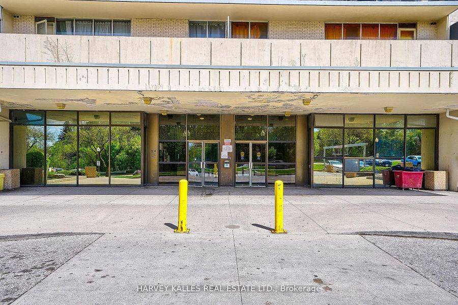 Toronto W05, ON M3N 1A2,2000 Sheppard AVE W #614