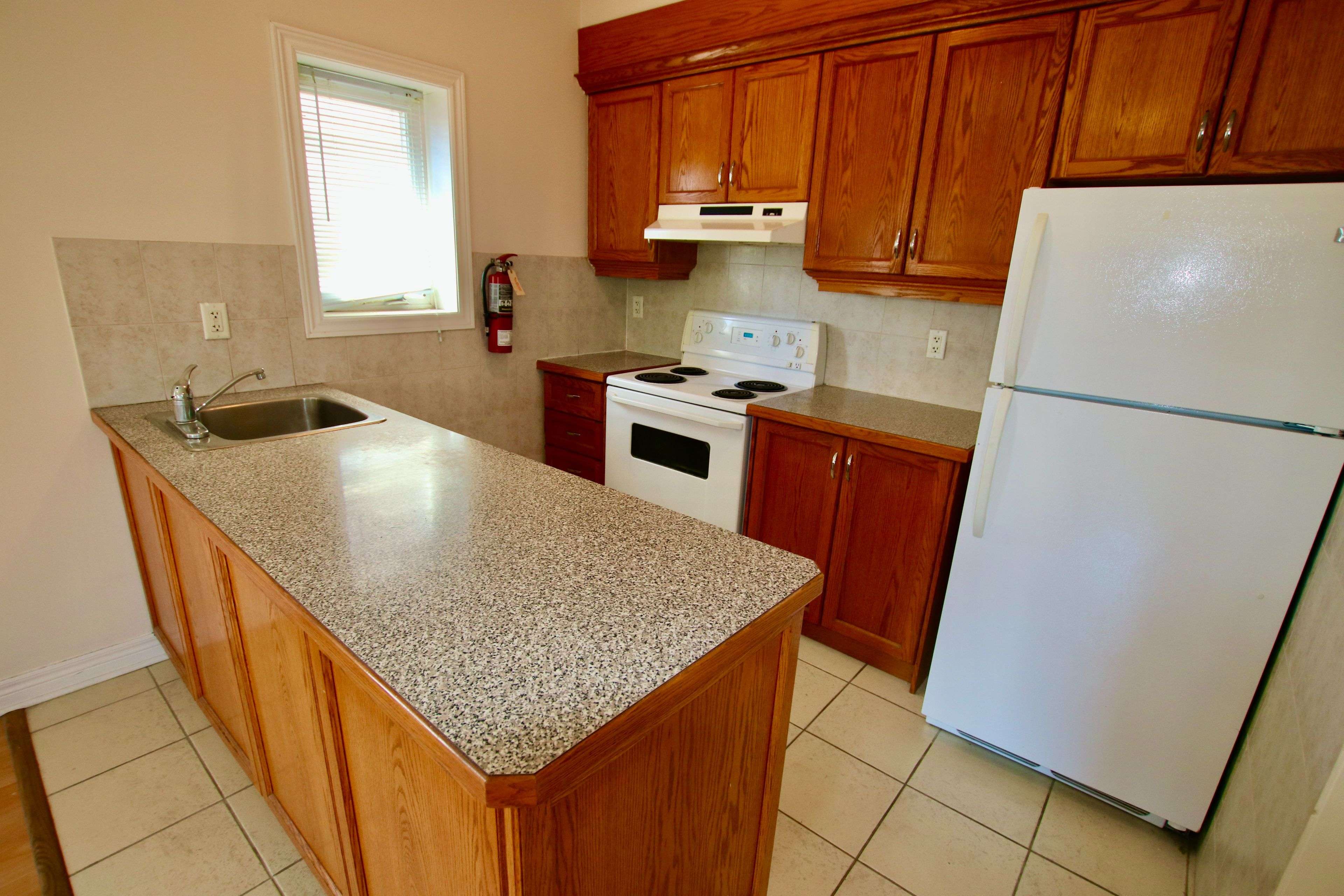 Toronto W02, ON M6G 3T8,775 Ossington AVE #2