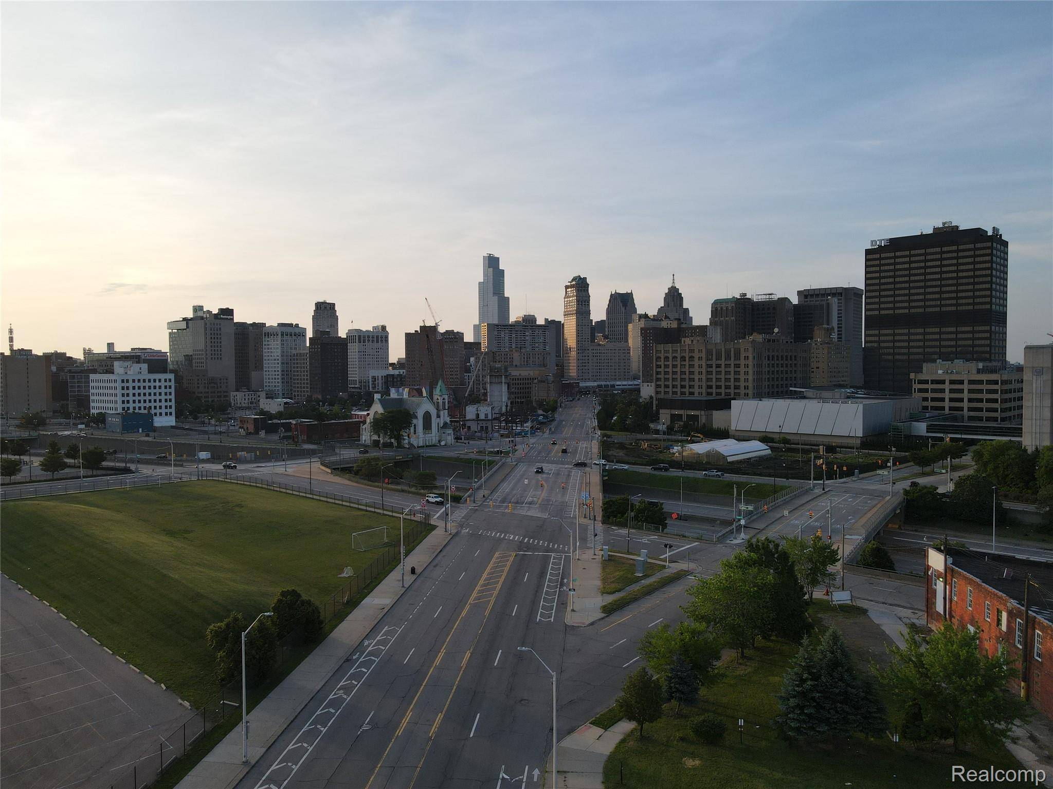 Highland Park, MI 48201,850 W Fisher FWY