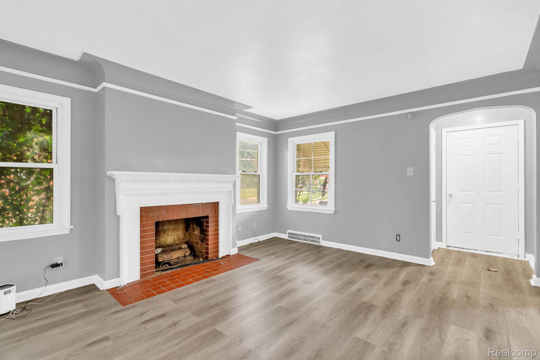 Detroit, MI 48205,15275 Eastburn ST