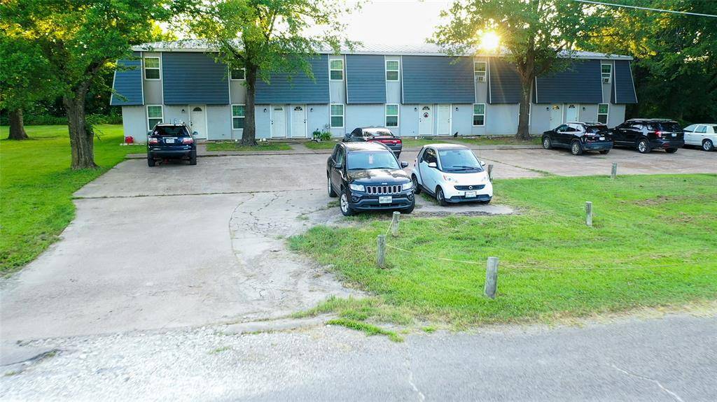 Blossom, TX 75416,155 N Holley Street