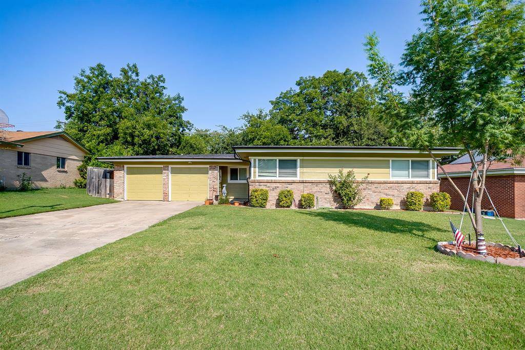 Benbrook, TX 76126,204 Mildred Lane