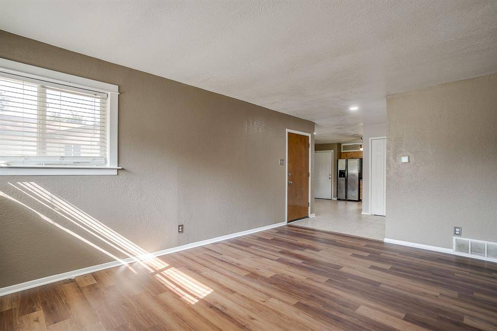 Benbrook, TX 76126,204 Mildred Lane