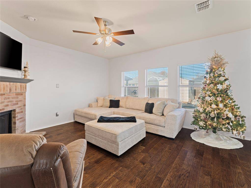 Waxahachie, TX 75165,203 Stampede Street