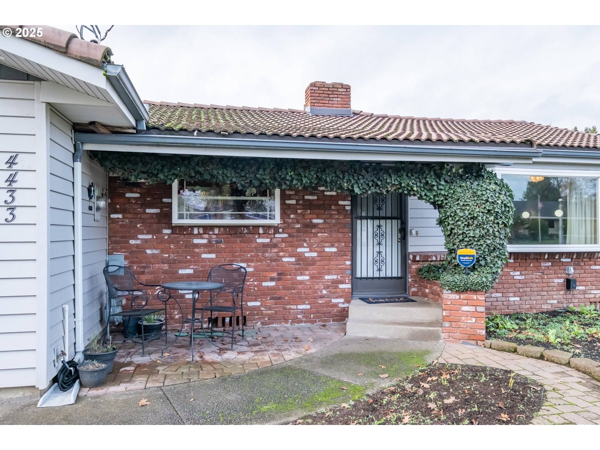 Salem, OR 97305,4433 41ST AVE NE