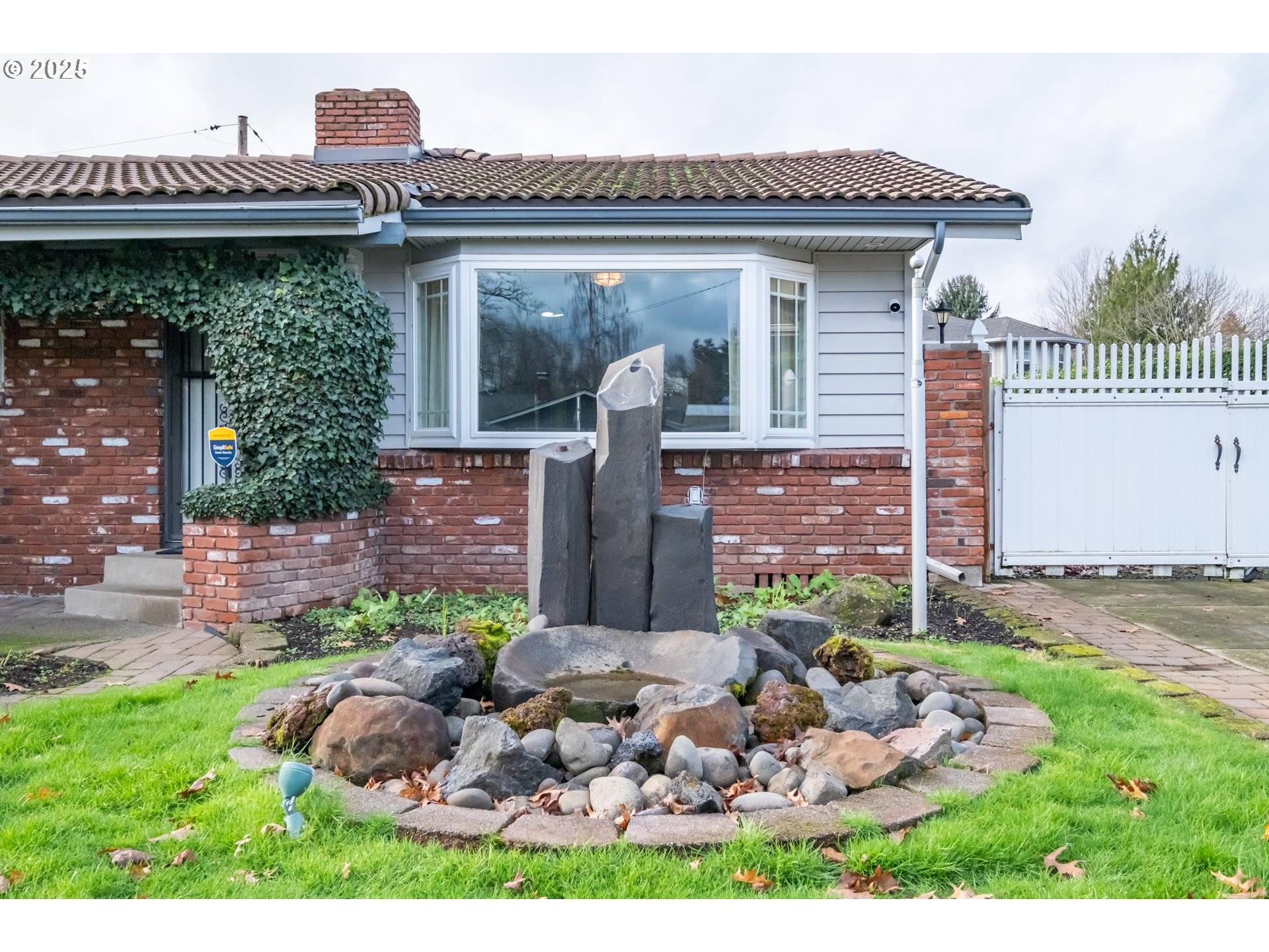 Salem, OR 97305,4433 41ST AVE NE