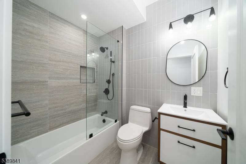 Jersey City, NJ 07304,67 Virginia Ave #2