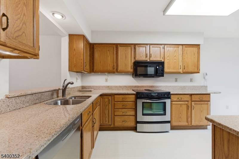 Lambertville City, NJ 08530,11 Sturbridge Ct