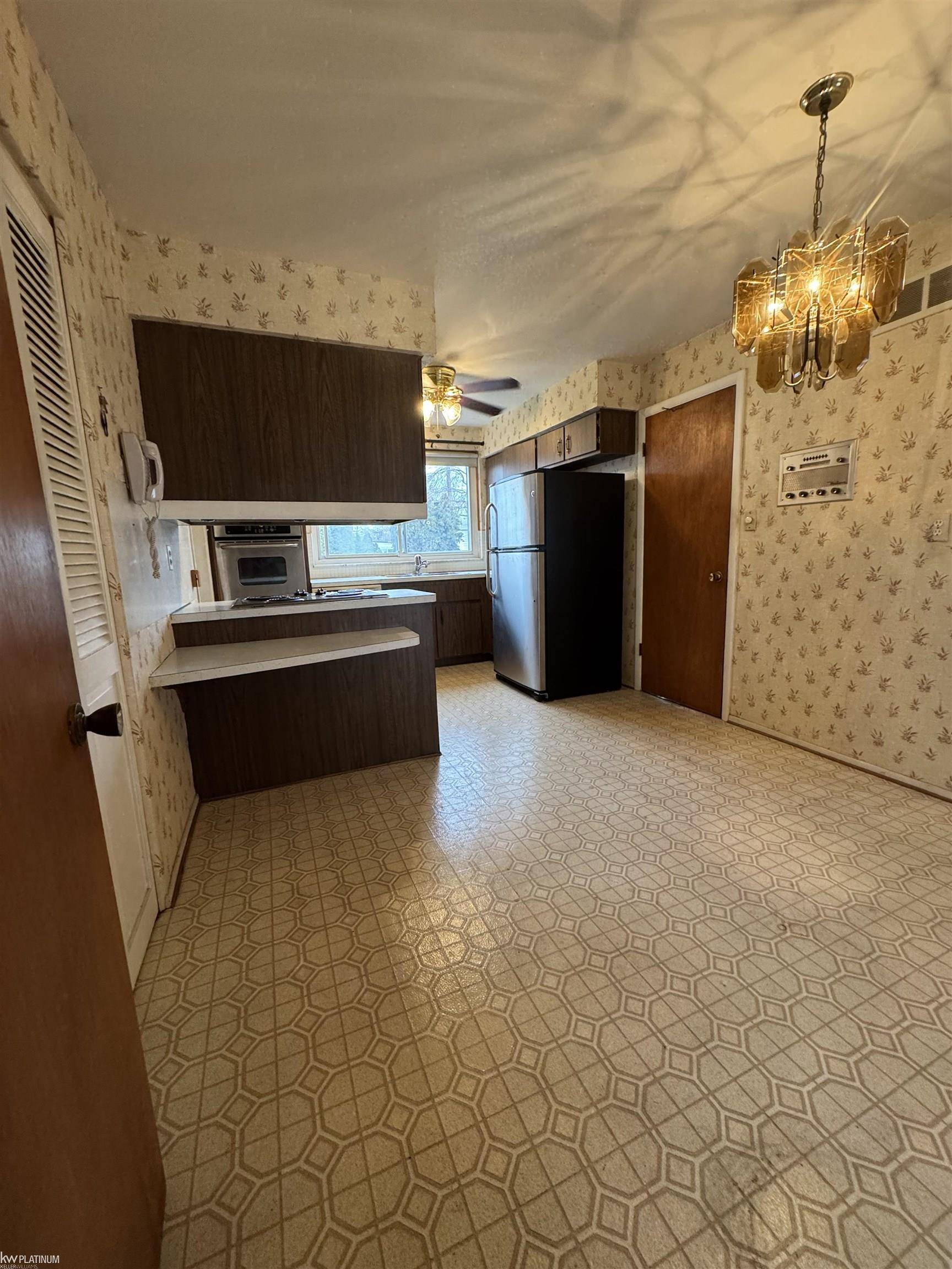 Warren, MI 48093,29134 Bonnie DR