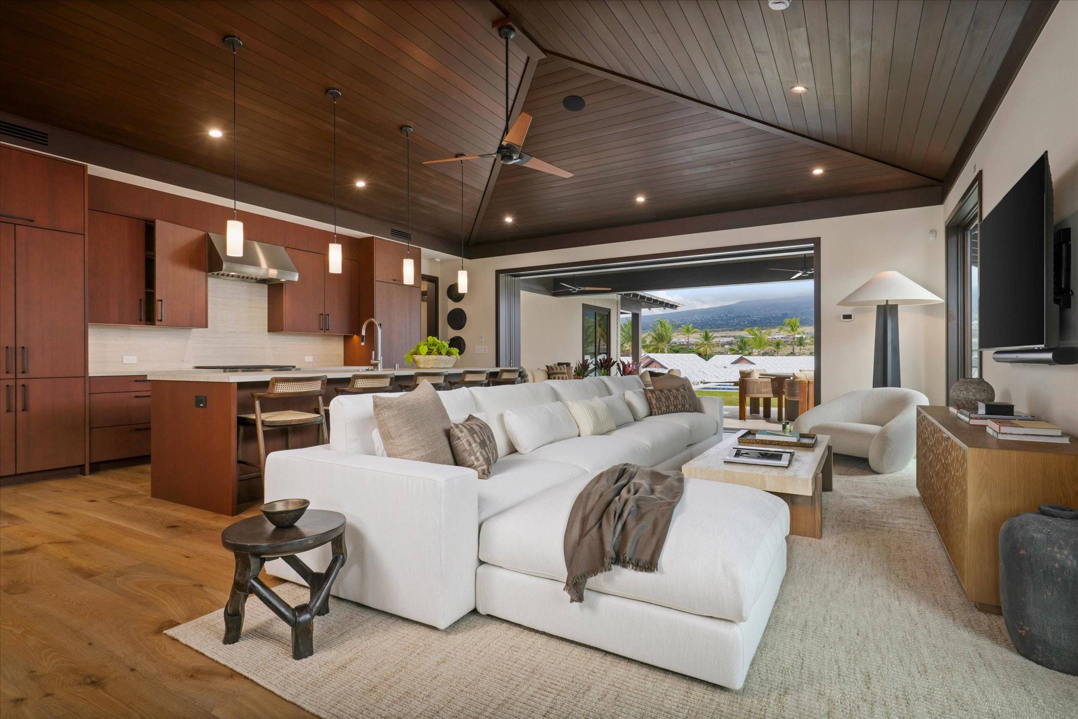 Kailua Kona, HI 96740,73-4431 LEMI PL #33