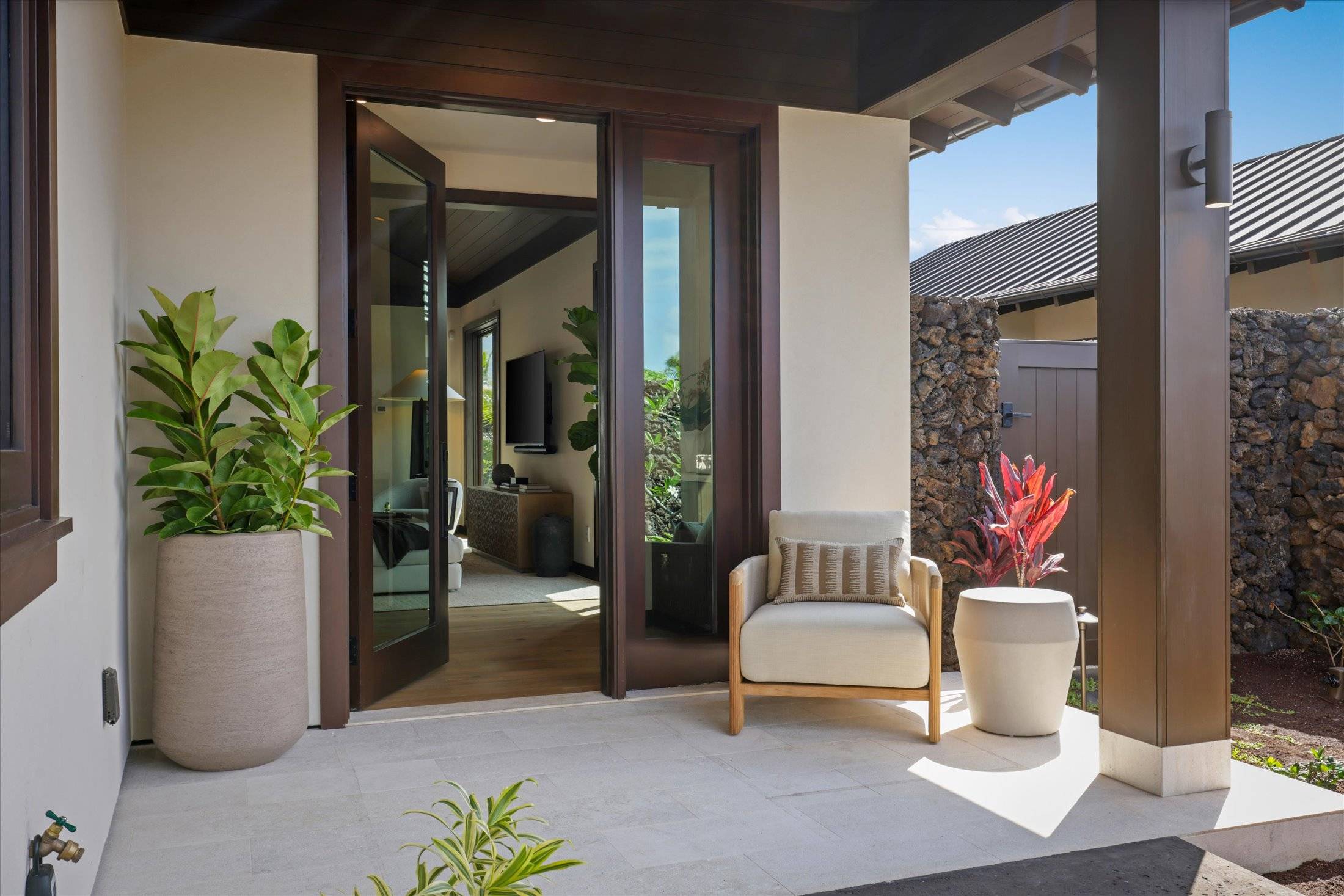 Kailua Kona, HI 96740,73-4431 LEMI PL #33