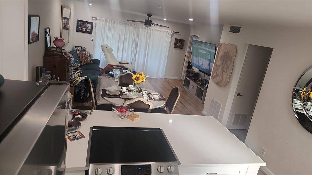 Lighthouse Point, FL 33064,2202 NE 36th St #15