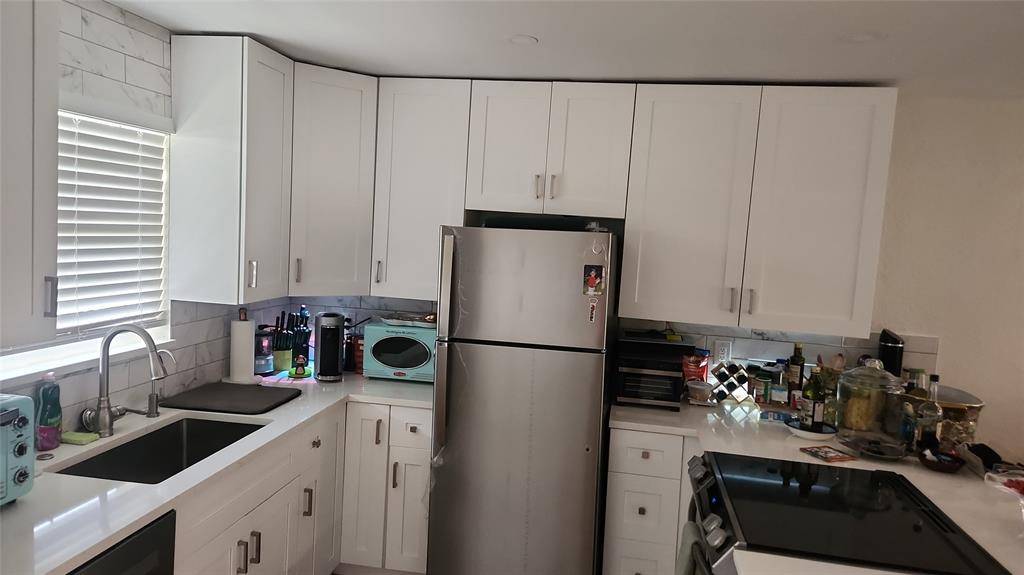 Lighthouse Point, FL 33064,2202 NE 36th St #15