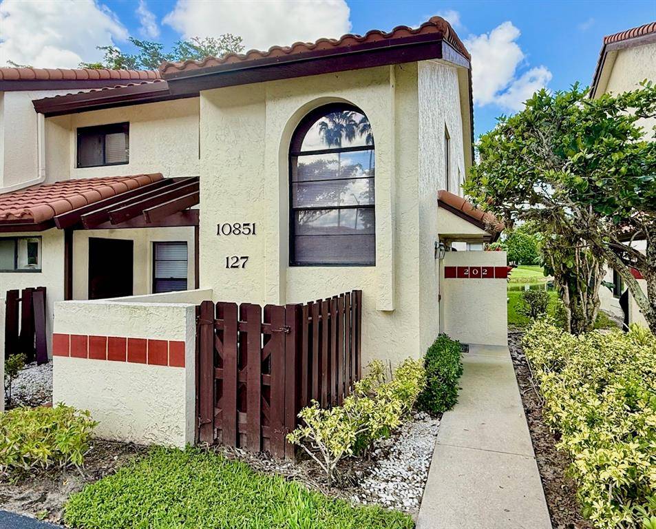 Boynton Beach, FL 33437,10851 Palm Lake Ave #202