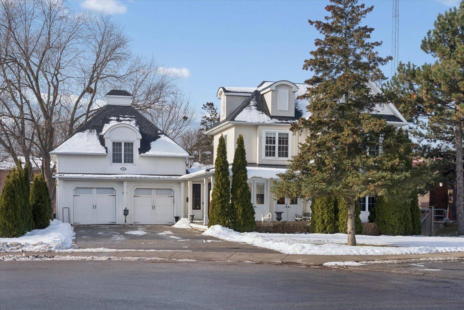 Markham, ON L3R 2H2,312 Main ST