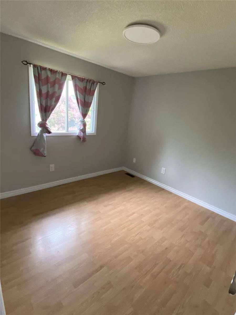 Oakville, ON L6M 3E2,1593 Parish LN