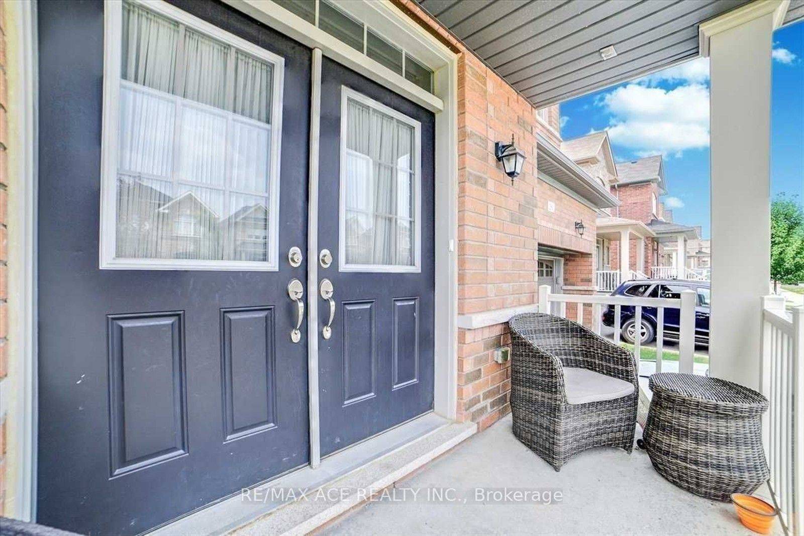 Caledon, ON L7C 4A1,26 Newhouse BLVD