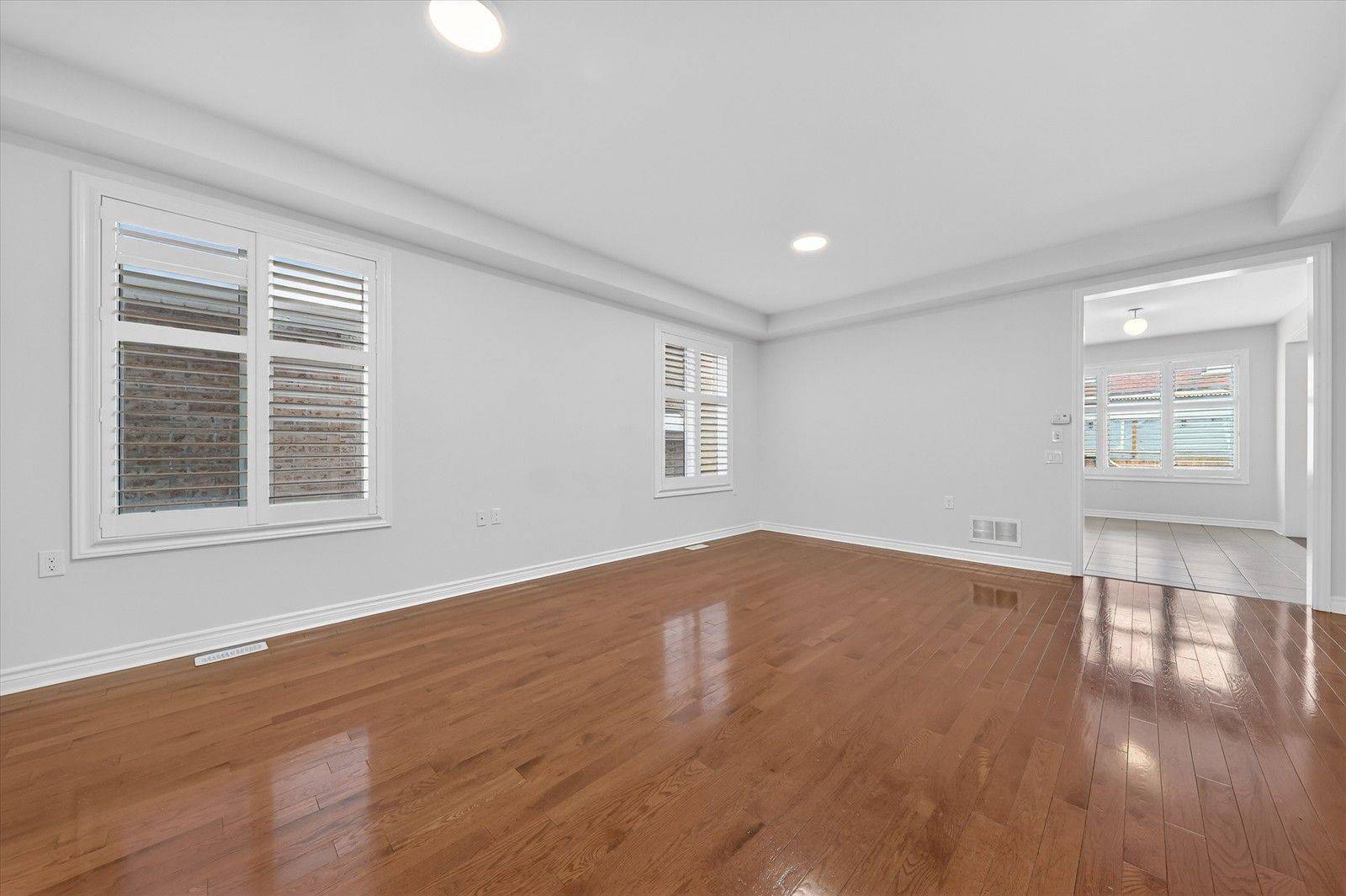 Caledon, ON L7C 4A1,26 Newhouse BLVD