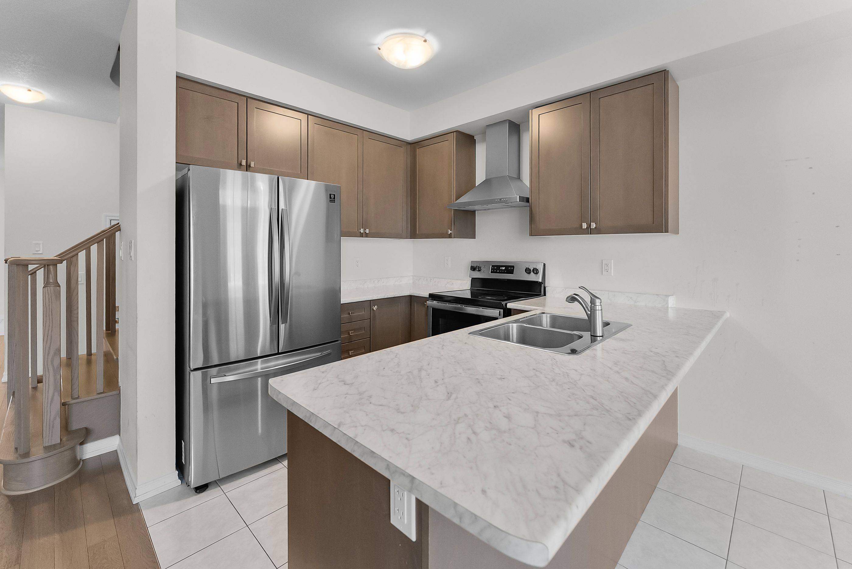 Niagara Falls, ON L2H 3S8,8273 Tulip Tree DR #15