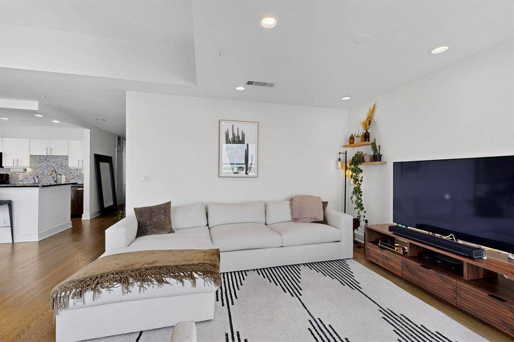 Addison, TX 75001,5055 Addison Circle #736