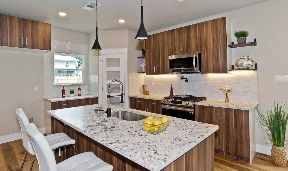 Dallas, TX 75208,717 Sunset Avenue