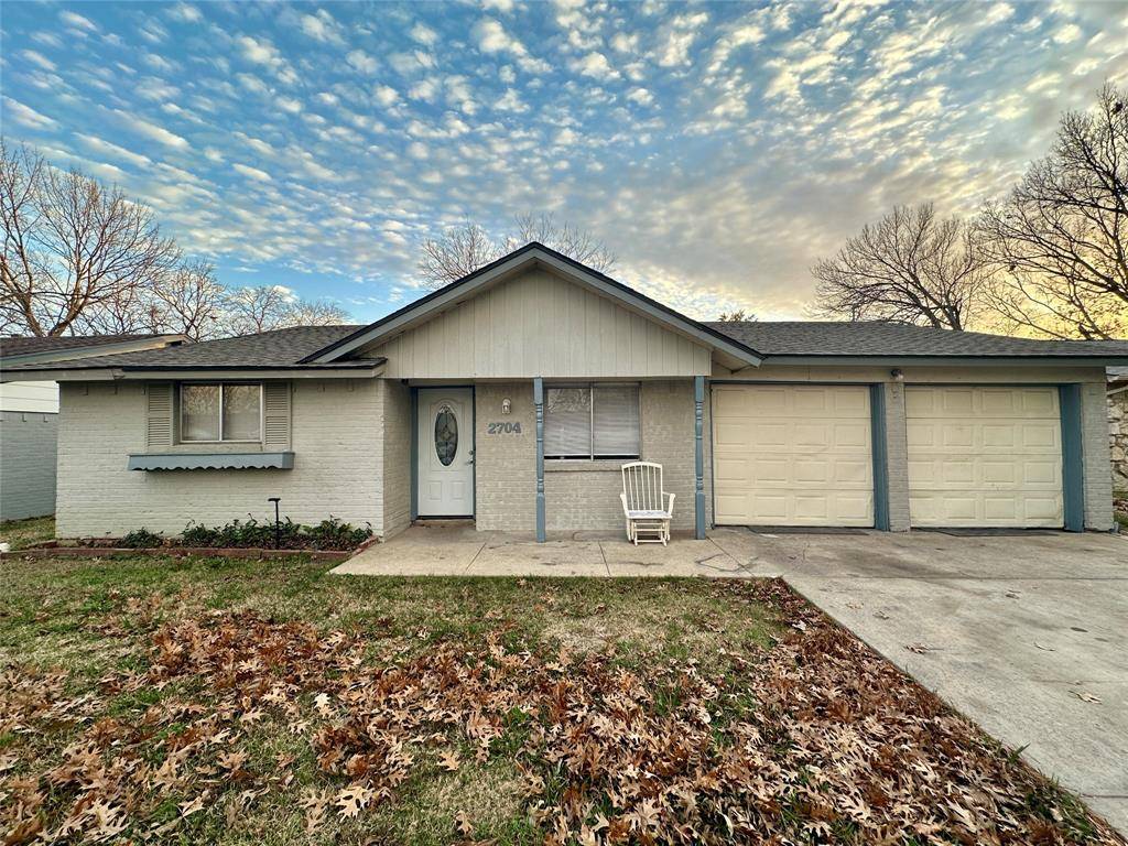 Arlington, TX 76010,2704 Buena Vista Drive