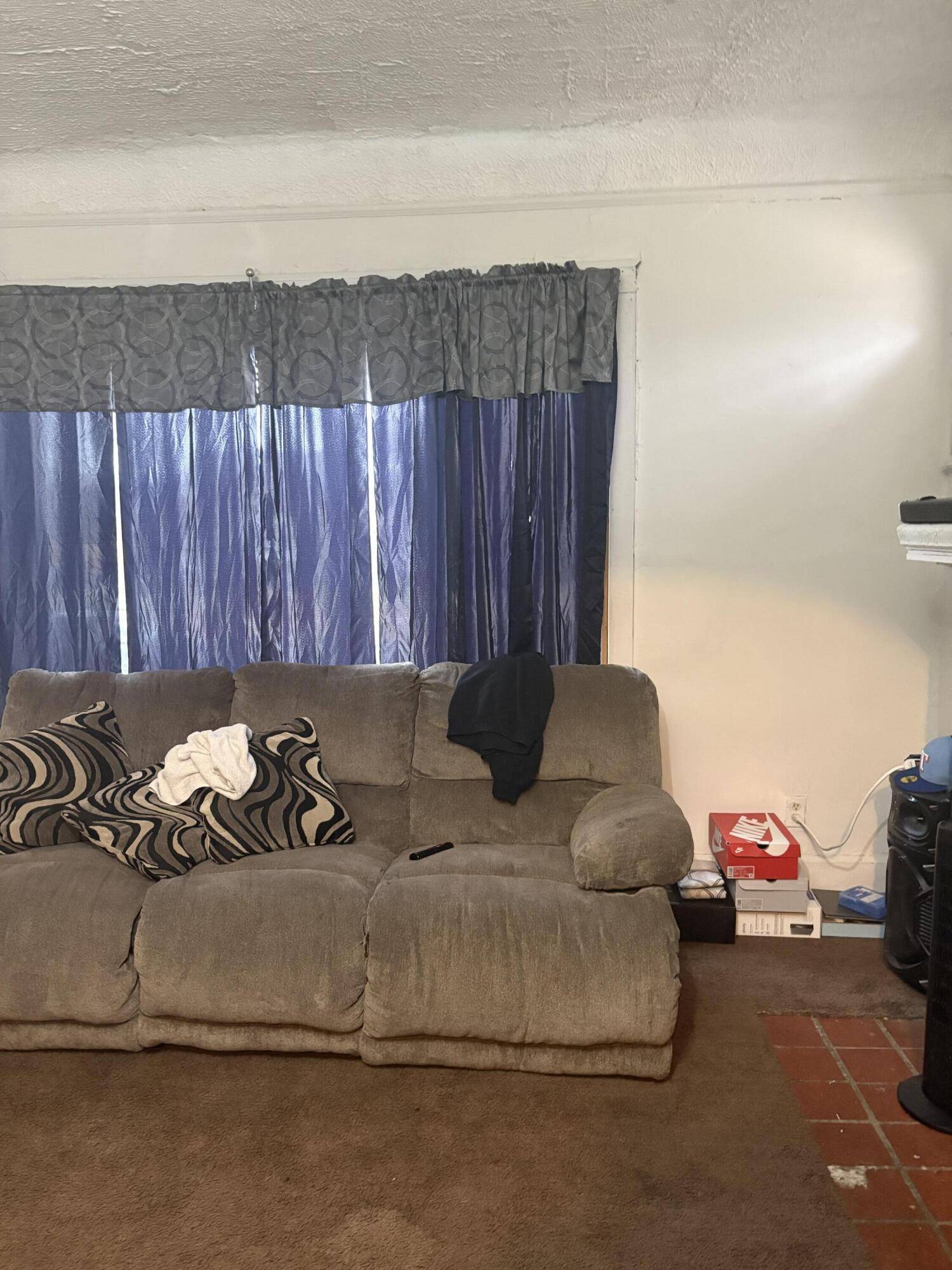 Detroit, MI 48205,18709 Goulburn ST