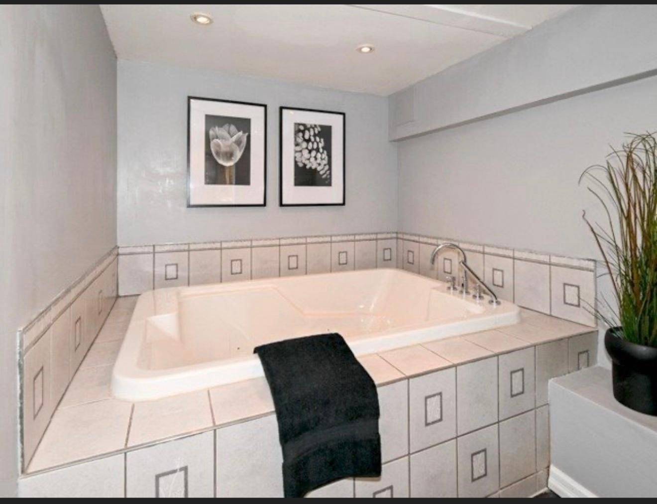 Toronto E09, ON M1K 4Z5,4 Penzance DR #Basement