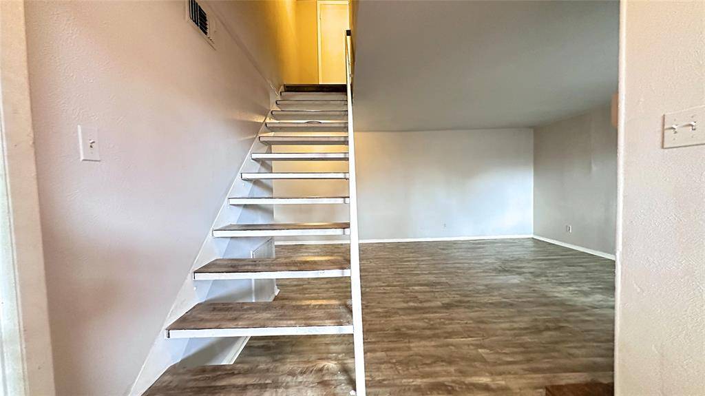 Dallas, TX 75220,3045 Park Lane #1060