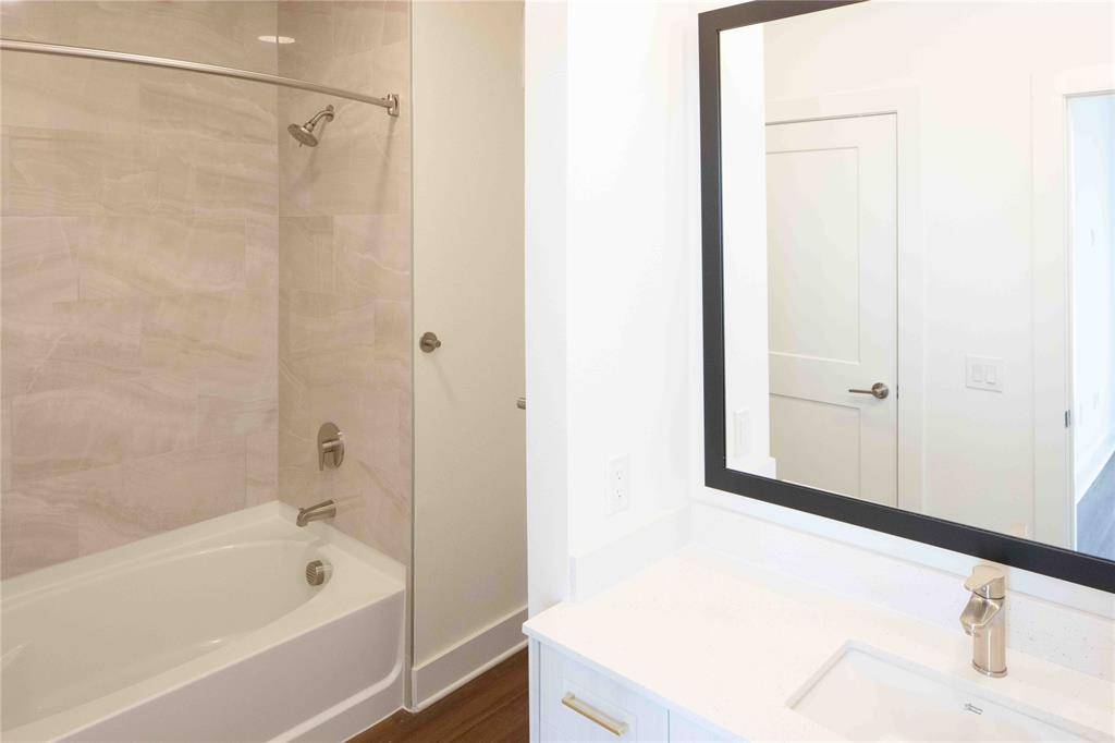 Roanoke, TX 76262,108 N US 377 #201