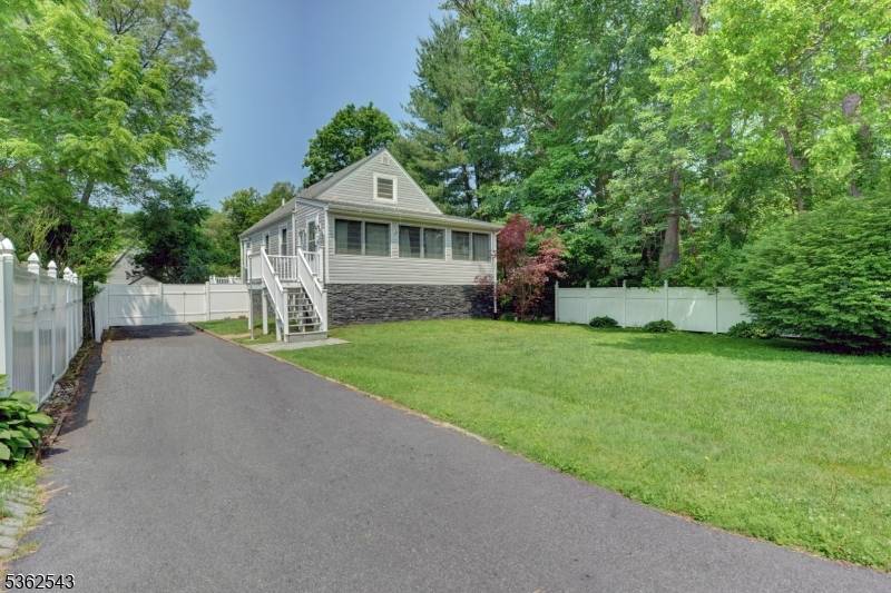 Wanaque Boro, NJ 07420,21 Bartholdi Ave