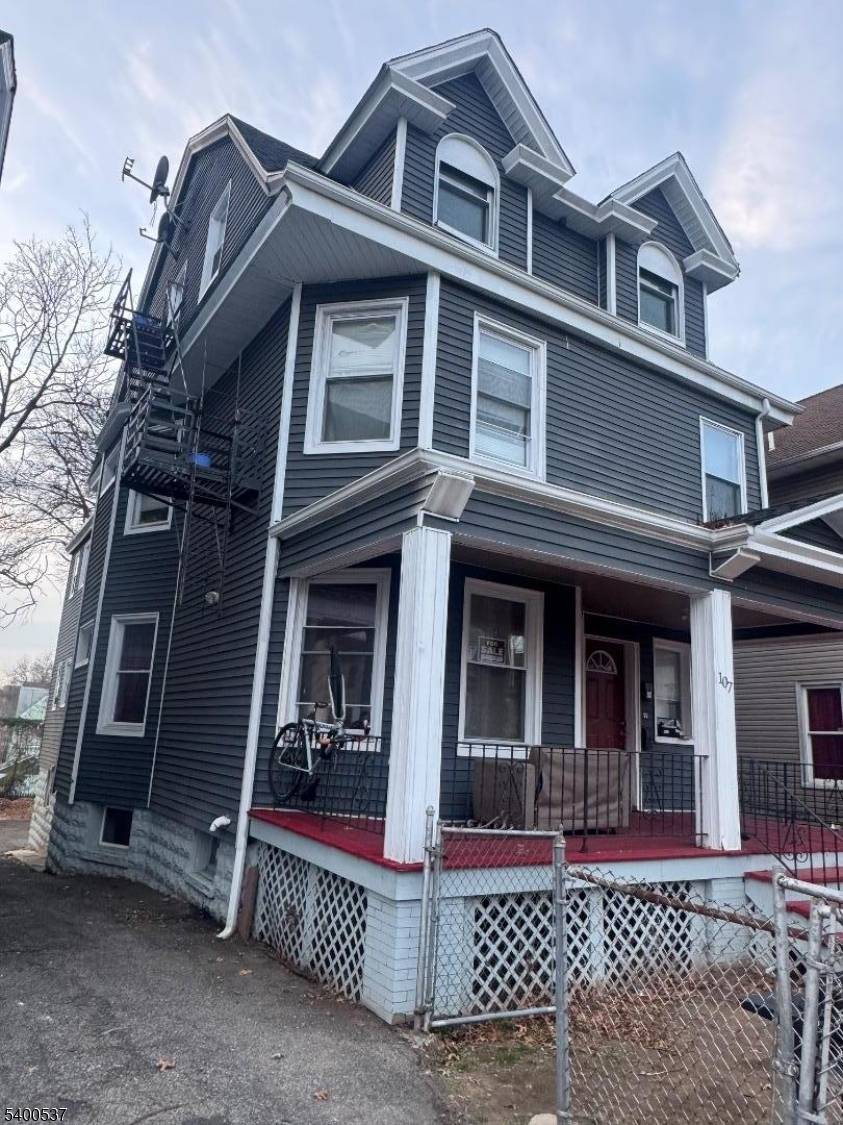 East Orange City, NJ 07017,107 N Maple Ave