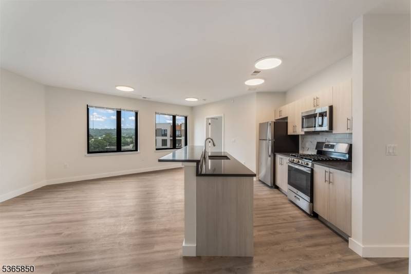 City Of Orange Twp., NJ 07050,72 S Essex Ave #602