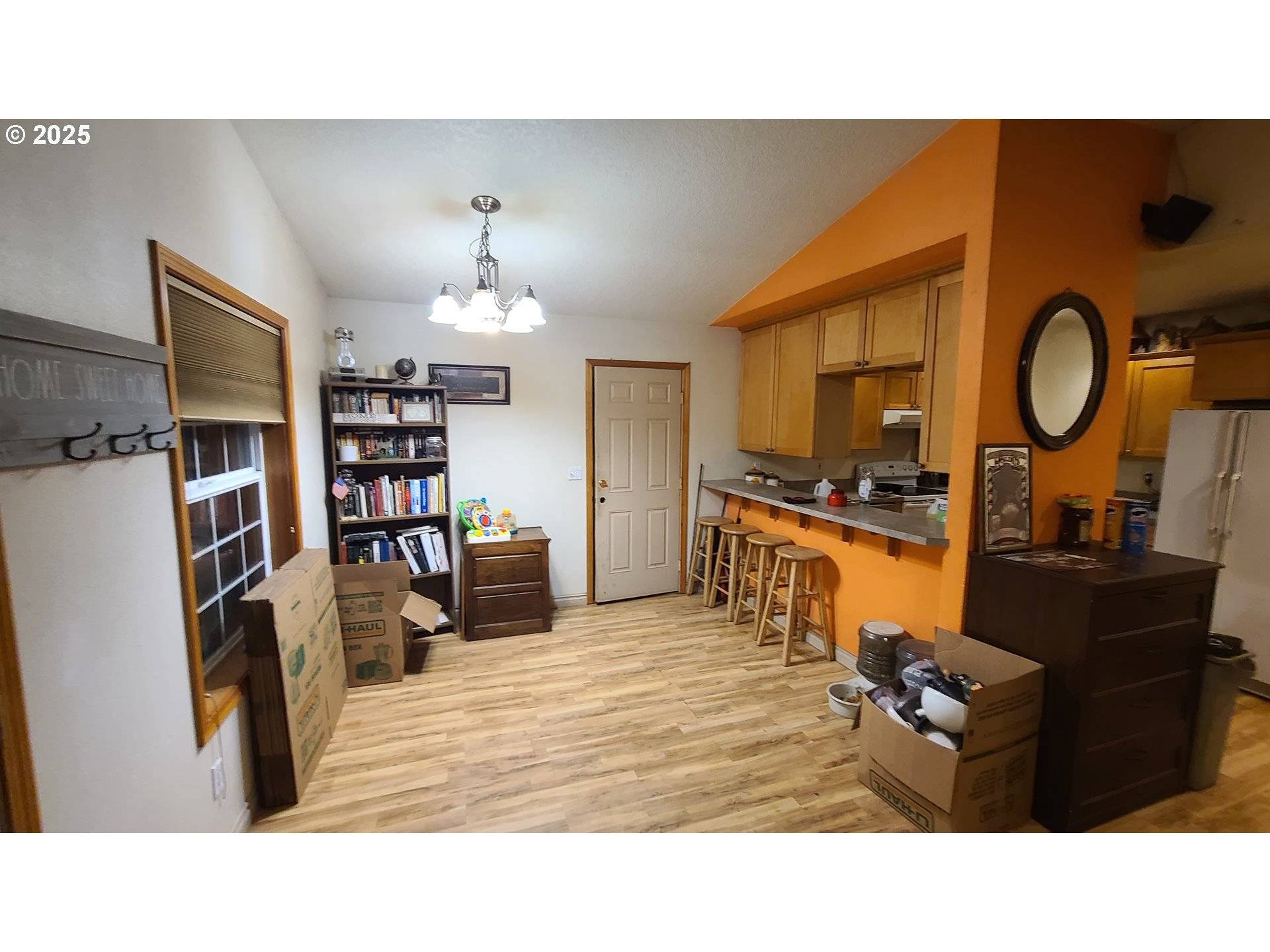 Silverton, OR 97381,504 WALL ST