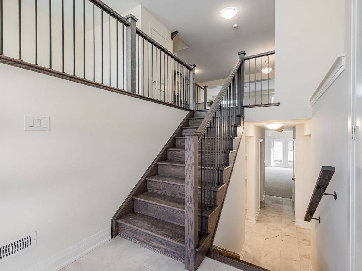 Markham, ON L6C 3K5,225 Beaverbrae DR