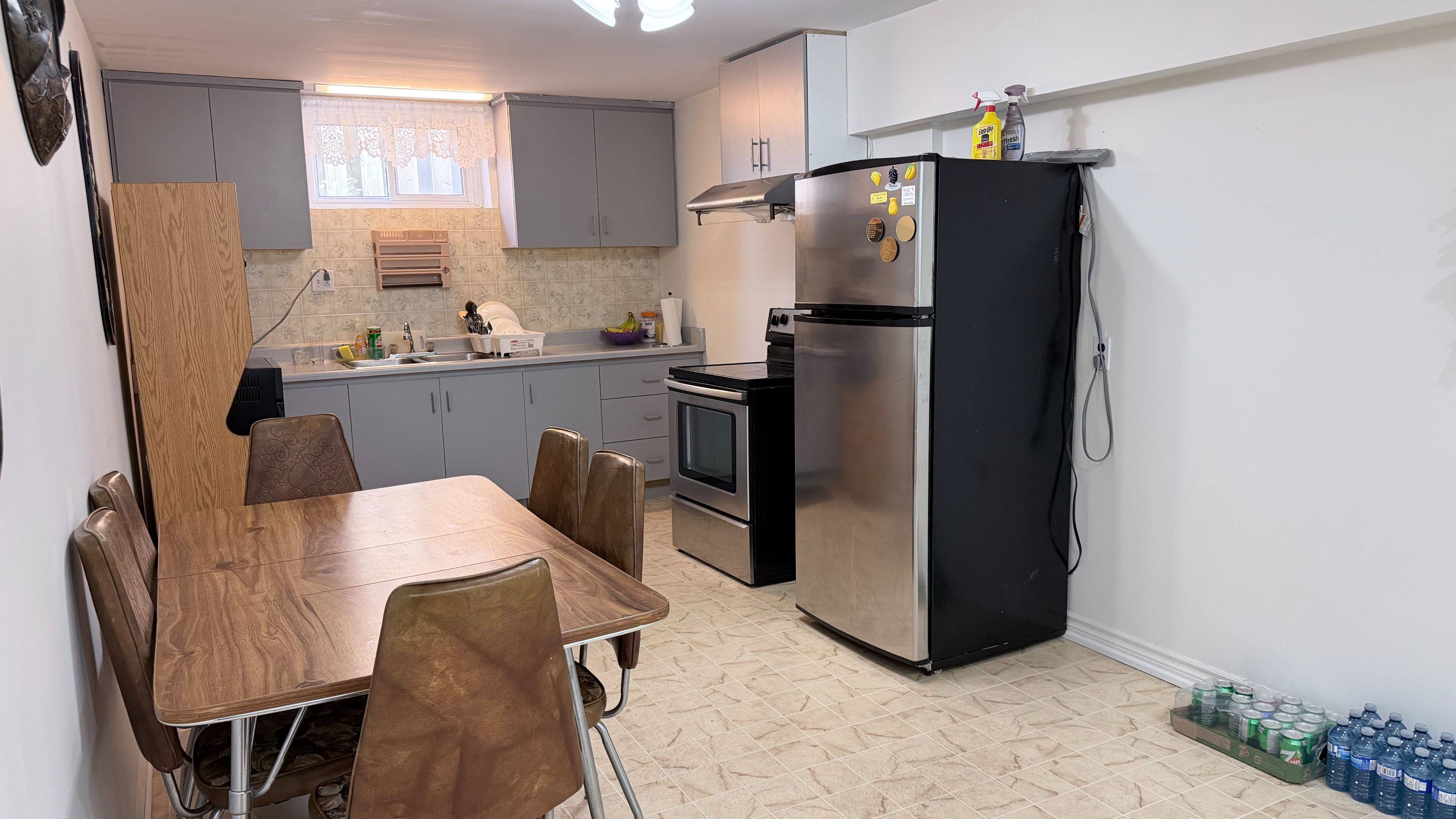 Hamilton, ON L8E 4M2,299 Hemlock AVE #lower