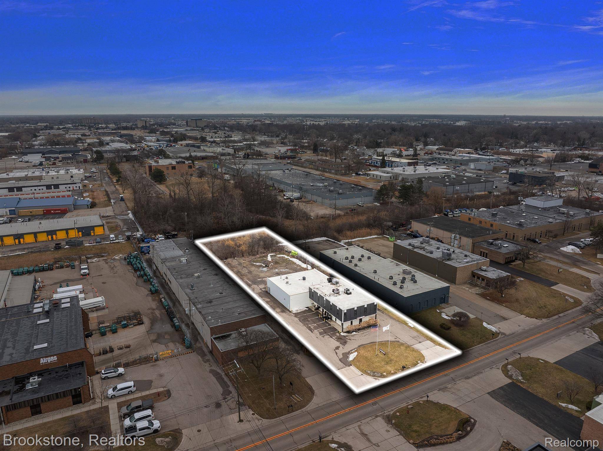 Troy, MI 48083,1216 COMBERMERE DR